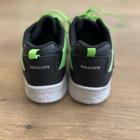 SAUCONY Kids' Dash Running Shoes sz 7 M  Green/Black - Picture 2 of 6